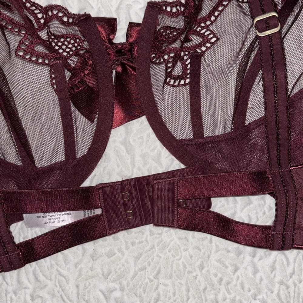 Victoria's Secret Very Sexy Balconet Lace Bra NWOT - Picture 5 of 8